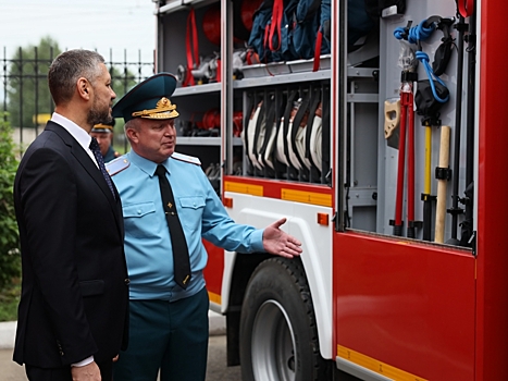 Александр Осипов вручил ключи от 11 единиц новой техники руководителям пожарно-спасательных подразделений в Забайкалье