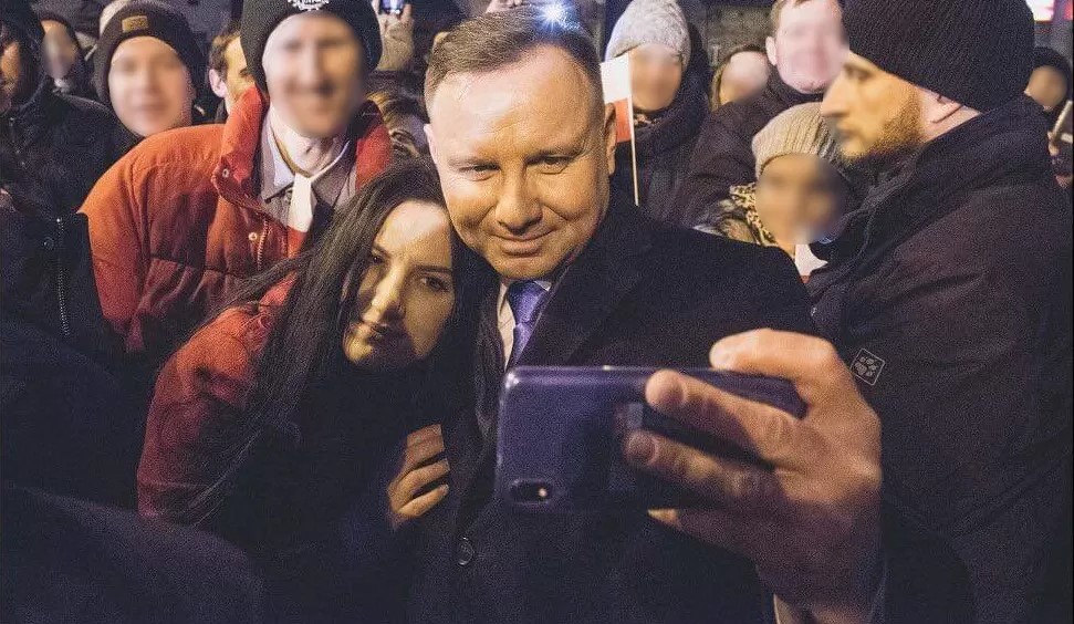Скандал в Польше: Йолка Росиек призналась, что состояла в любовных отношениях с президентом Дудой