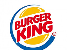 Видео: абсолютно голые мужчины сделали заказ в Burgar King, шокировав посетителей своей наготой