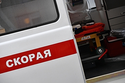 Школьница упала с восьмого этажа жилого дома в российском регионе