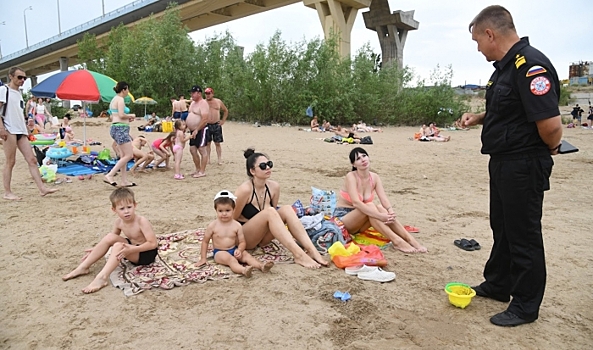 Волгоградцев призывают отказаться от опасного отдыха на диких пляжах