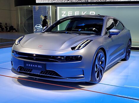 Китайский электрокар Zeekr 001 можно купить в одном из автосалонов Москвы