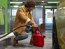 Названы предельные сроки хранения автомобильного бензина