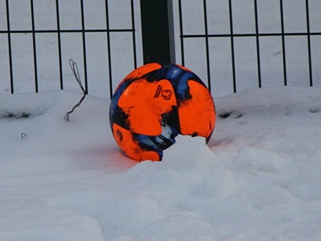 Почему в футбол в России всё чаще играют зимой