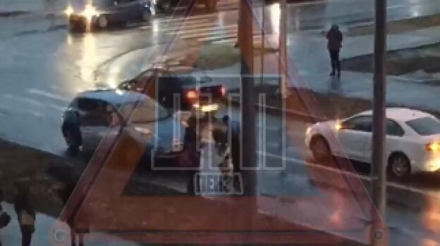 В Пензе на улице Антонова сбили мать с ребенком