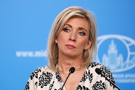Захарова высмеяла видео Бориса Джонсона, пилотирующего истребитель