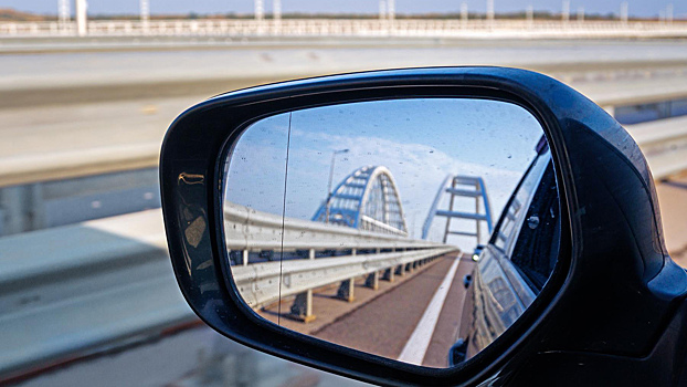 Отсрочка утильсбора, запрет электрокаров на Крымском мосту и штрафы за госномер. Итоги недели