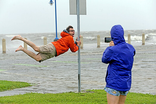 К побережью Луизианы пришел сильнейший за 170 лет тайфун