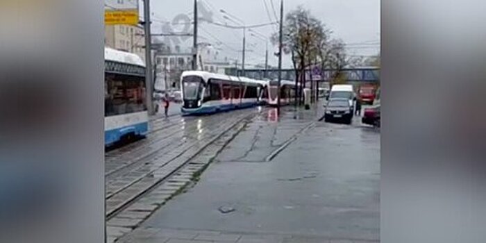 Трамваи задерживаются в районе проезда Энтузиастов