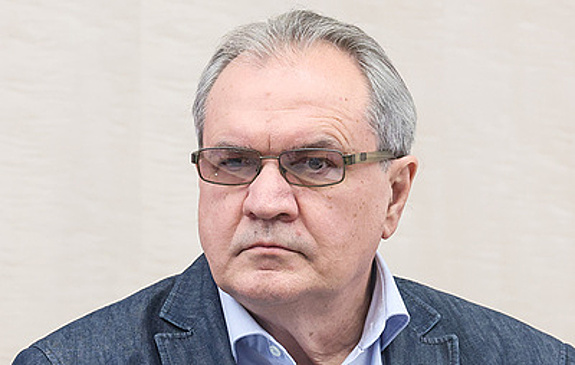 Фадеев считает, что запрет многоженства в РФ нужно закрепить в УК