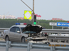 Nissan врезался в автомобиль дорожной службы на Советском шоссе