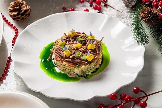 Оливье с раками и сугудай из лосося: 3 рецепта необычных новогодних закусок от шеф-поваров