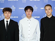 Троим подросткам из Мурманской области вручили награды за мужество