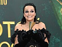 Певица Слава прослезилась из-за суда над Долиной