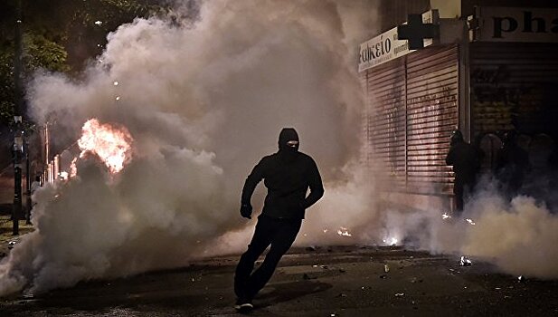 Против анархистов в Салониках применили слезоточивый газ