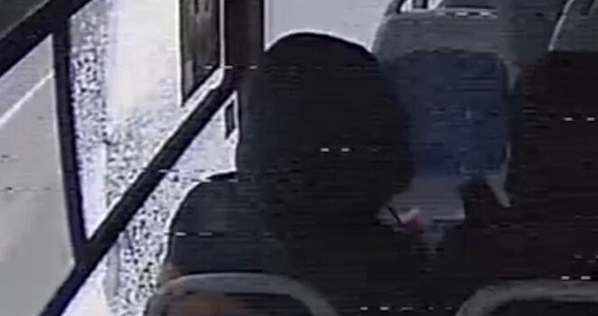 В Кирове троллейбус обстреляли из пневматики