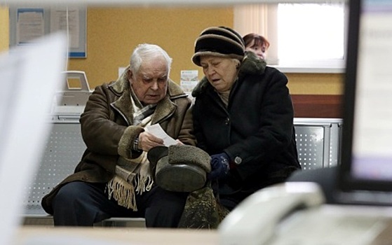 Пенсионеры и бизнесмены получат отсрочку по долгам