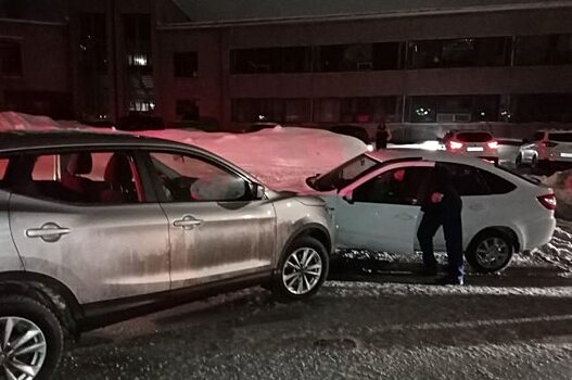 Водитель попал в больницу с травмами после ДТП в Ленинском районе Саратова