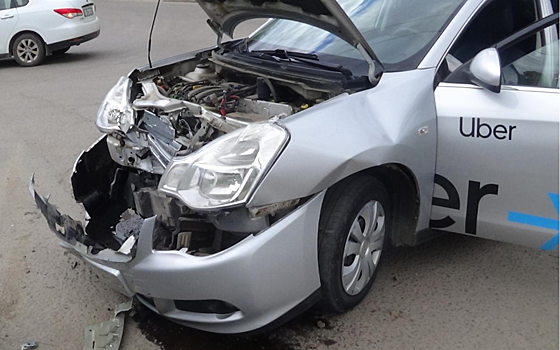 В Рязани такси попало в аварию