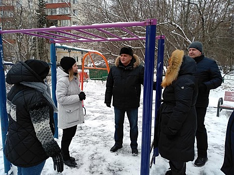 Детские площадки на Петрозаводской и Зеленоградской реконструируют