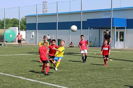 В День защиты детей в Анапе состоялся футбольный турнир на призы Совета молодых депутатов