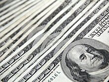 Экономист Верников: Доллары пока рано продавать