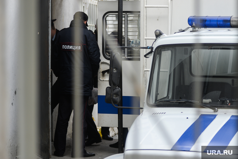 Челябинские полицейские задержали наркокурьеров-мигрантов