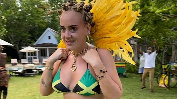 Почему Адель крестилась в океане