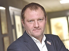 Омский депутат Провозин занял должность директора ресторана, которого нет