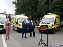 Саратовский губернатор вручил скорой помощи 13 новых реанимобилей Ford