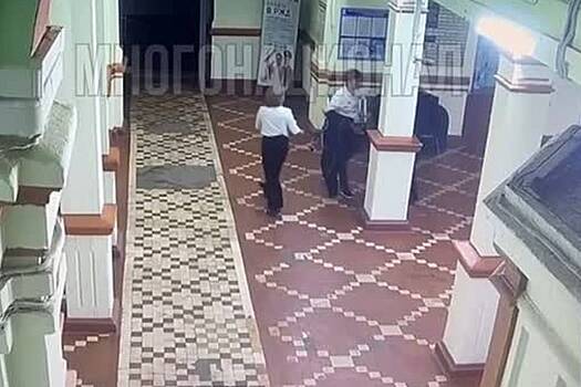 Мигранты с битами взяли штурмом вокзал в российском городе и попали на видео