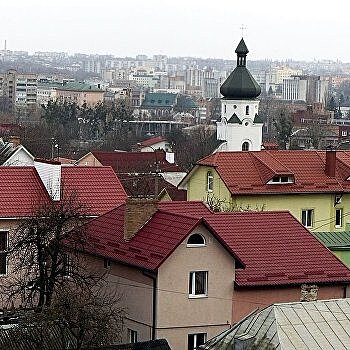 В Ровно на синагоге нарисовали свастику