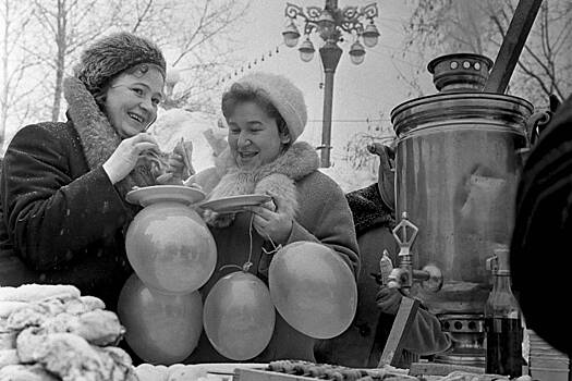 «Лопайте со сметаной»: как в СССР переизобрели Масленицу