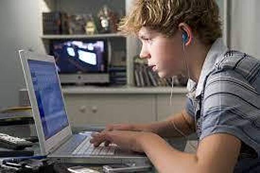Подростков начали вербовать для кибератак на российские сайты