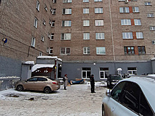 Пожилую россиянку убило выброшенным из окна креслом