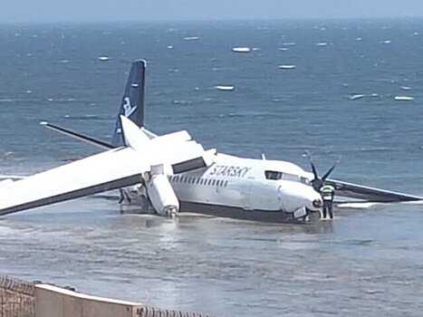 SONNA: самолет совершил жесткую посадку на побережье Индийского океана