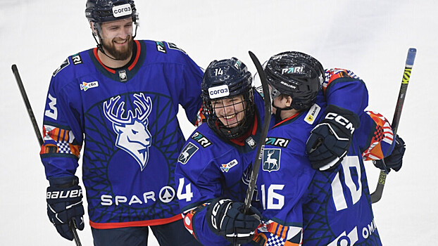 17‑летний хоккеист «Торпедо» Федоров назвал одноклубников, на которых равняется