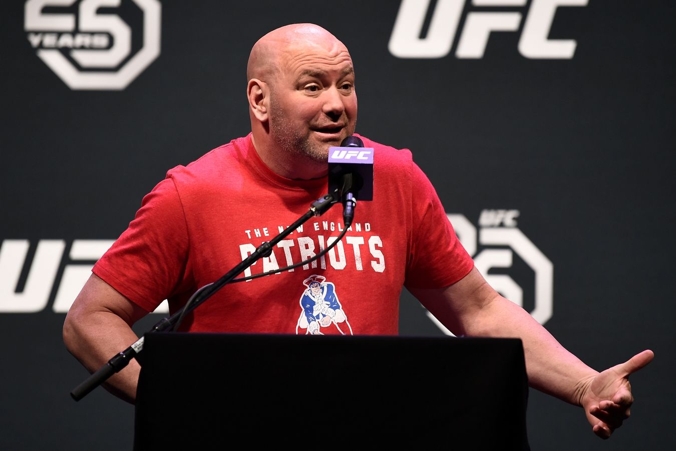 Женское законодательное собрание Калифорнии призывает снять Дану Уайта с должности в UFC