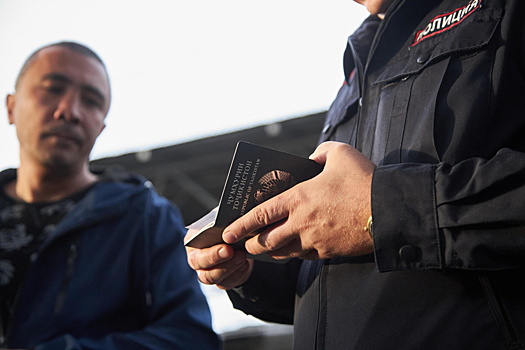 В Новосибирске погранслужба пресекла изготовление фальшивых документов для легализации мигрантов