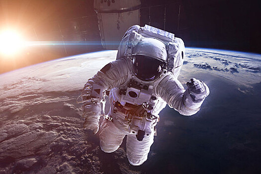 Появилось видео подготовки российских космонавтов к первой высадке на Луну
