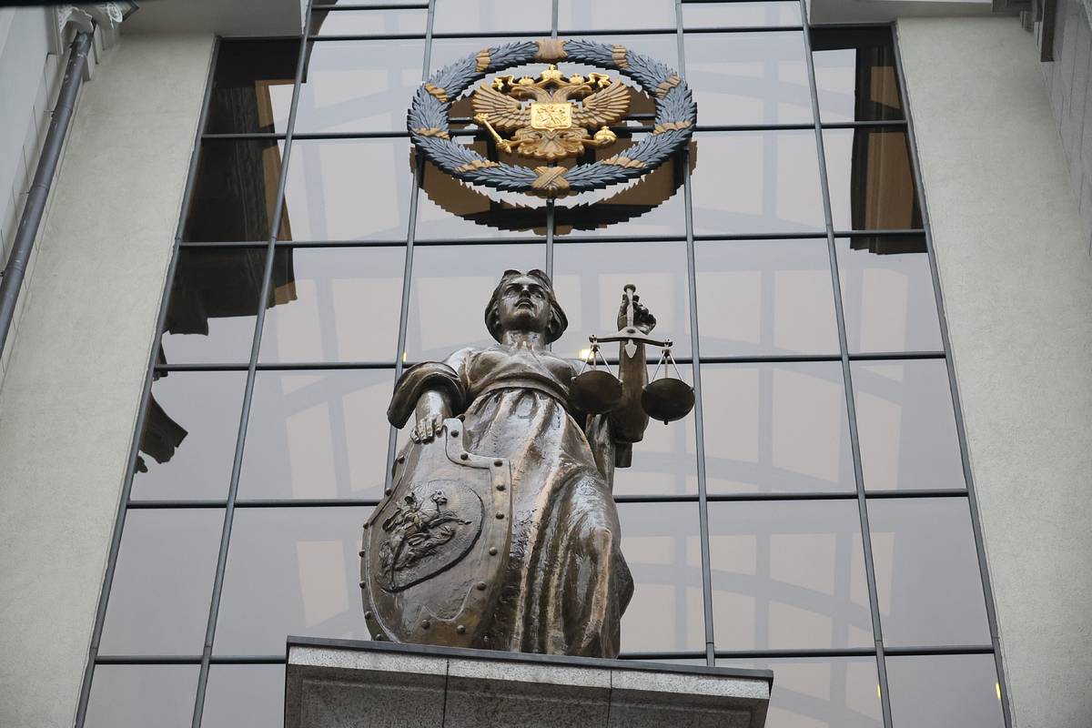 Юрист рассказала об отсрочке на выезд Долиной из квартиры