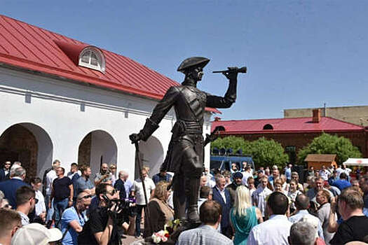 Памятник Петру I открыли в Омске