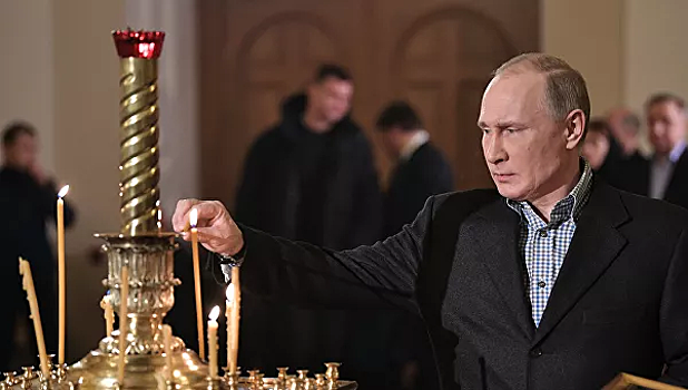Путин встречает Рождество в  Санкт-Петербурге