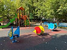 Обновленные детские площадки появились в Западном Дегунине