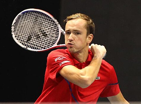Медведев и его свита. Кроме сильнейшего российского теннисиста на второй неделе в Париже сыграют две теннисистки