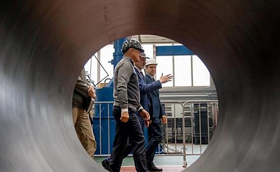 Курский губернатор осмотрел цеха компании «Энерготекс» в Курчатове