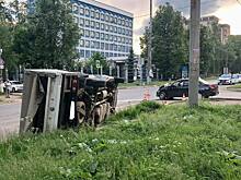 В Кирове перевернулся «Фольксваген Транспортёр». В ДТП пострадали маленькие дети
