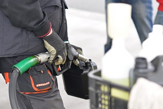 Эксперт: Бензин в состоянии подешеветь на два рубля