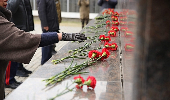 В Волгограде прошла акция памяти в День Неизвестного солдата 