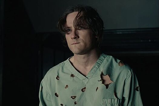 Льюис Пуллман рассказал о «приключениях» на съемках в «Космических яйцах»